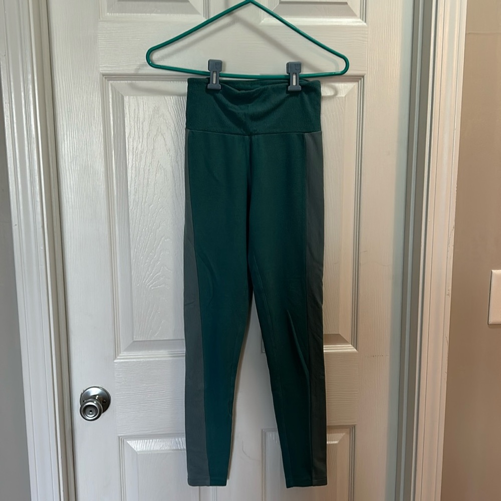 Victoria’s Secret ON POINT waffle legging